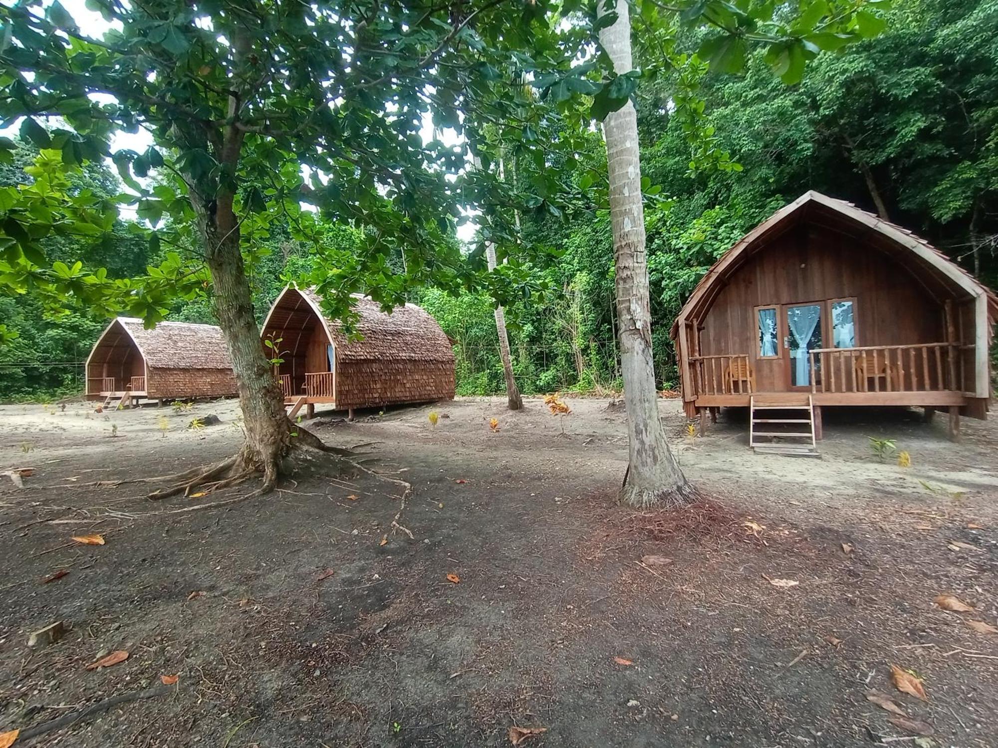 Tanjung Kalemo Resort Batudaka Exterior foto